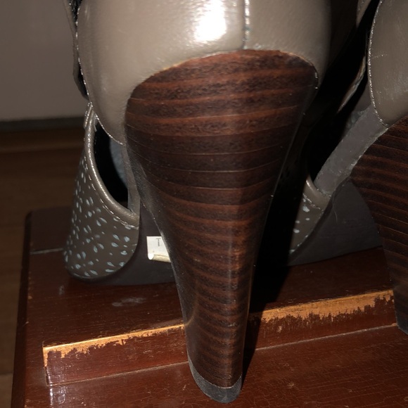 NWOB Vianni Collection taupe leather booties 6.5 by - Picture 6 of 17